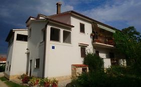 Apartman Dino