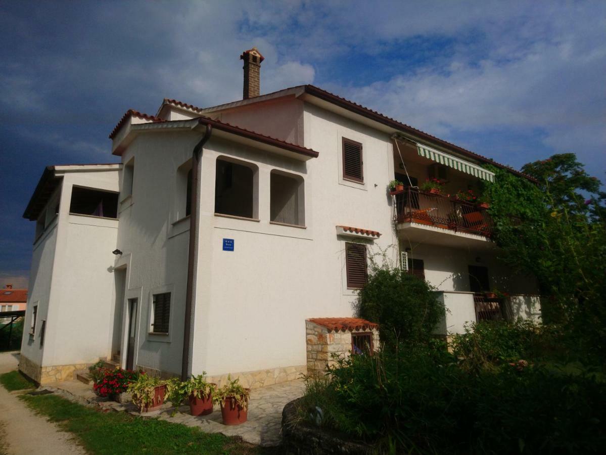 Apartman Dino Tar-Vabriga Esterno foto